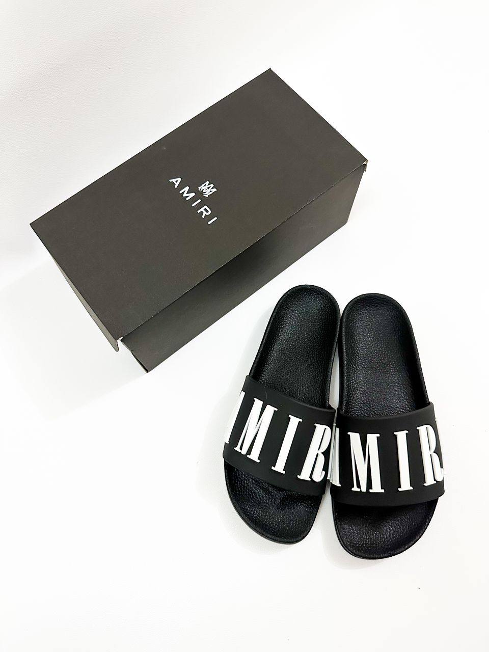 claquette de qualite pour homme